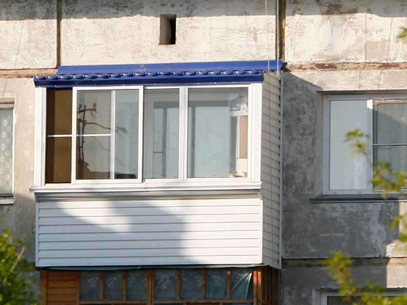 Отделка балкона в хрущёвке Челябинск