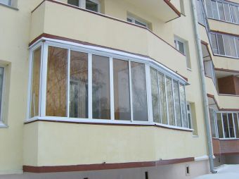 Остекленный балкон вид снаружи 